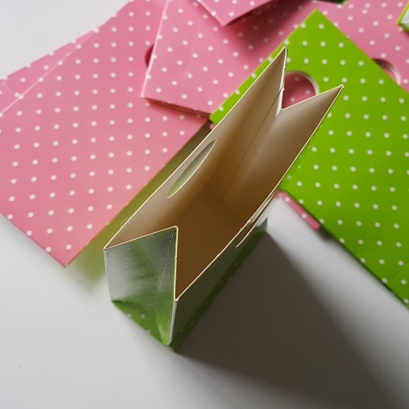 11 pcs Dots Cardboard Favor Bags Loot Bags Treat Bags 3.75"x5.25" inches - Picture 8 of 12